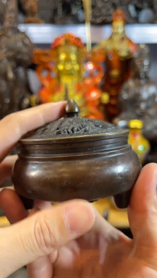 1铜器 案台 物品 室内