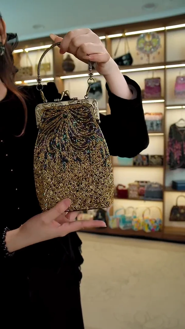 织物16百格汇手工串珠包