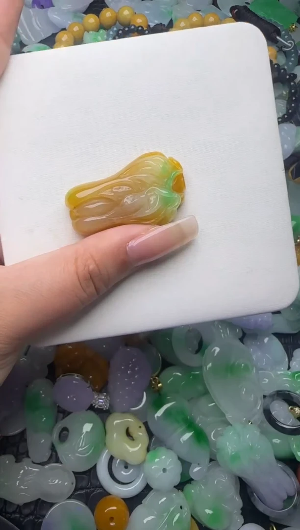 翡翠未镶嵌颈饰天然缅甸翡翠吊坠