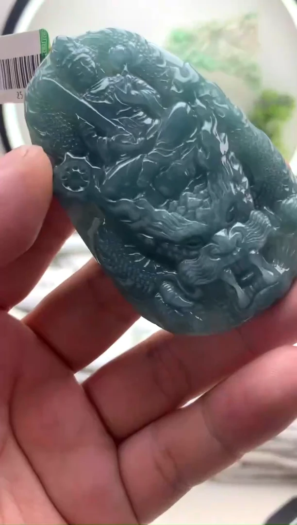颈饰未镶嵌翡翠虚空藏