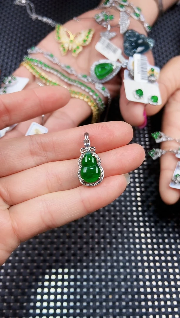 【闪购商品】翡翠吊坠(不含链)未镶嵌11111111