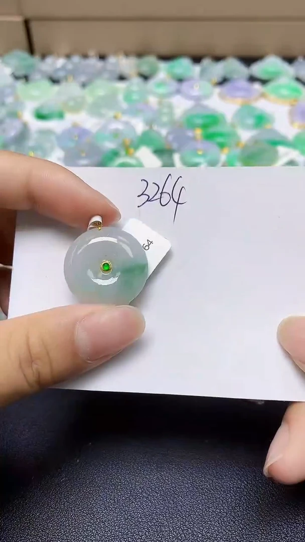 翡翠18K金镶嵌颈饰天然缅甸翡翠A货