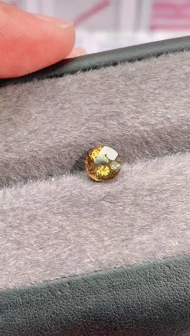 未镶嵌裸石石榴石1.6-576天然玛锂榴石