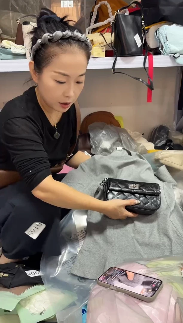 PU上车啦 宝宝们抓紧时间去下方链接拍吧l码荷叶边6725