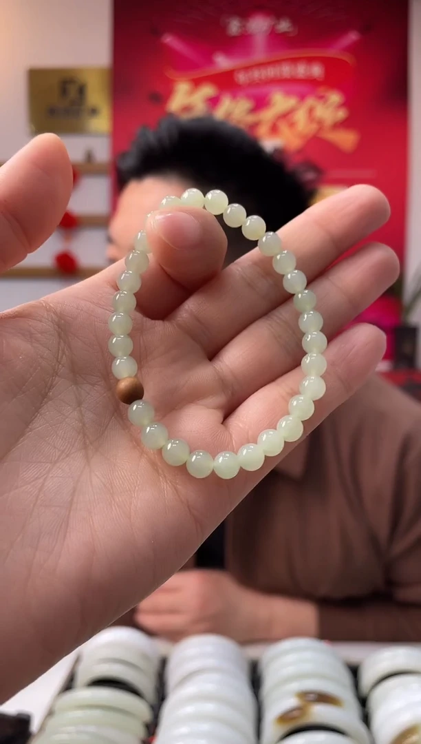 【闪购商品】和田玉手串未镶嵌翠青卡6-5手串随机发一件