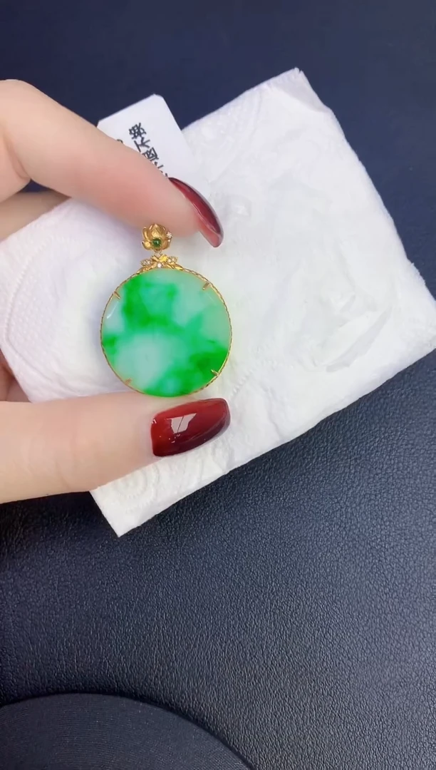 颈饰18K金镶嵌翡翠缅甸天然翡翠a货