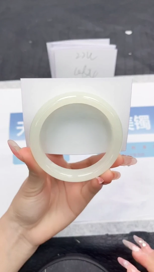 【闪购商品】石英质玉手镯未镶嵌L230-60