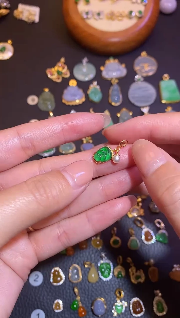 颈饰银S925镶嵌翡翠a货翡翠