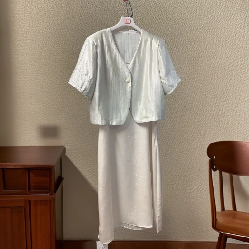 8576#【衣长52裙长115】夏季V领开衫外套+黑色缎面吊带连衣裙套装