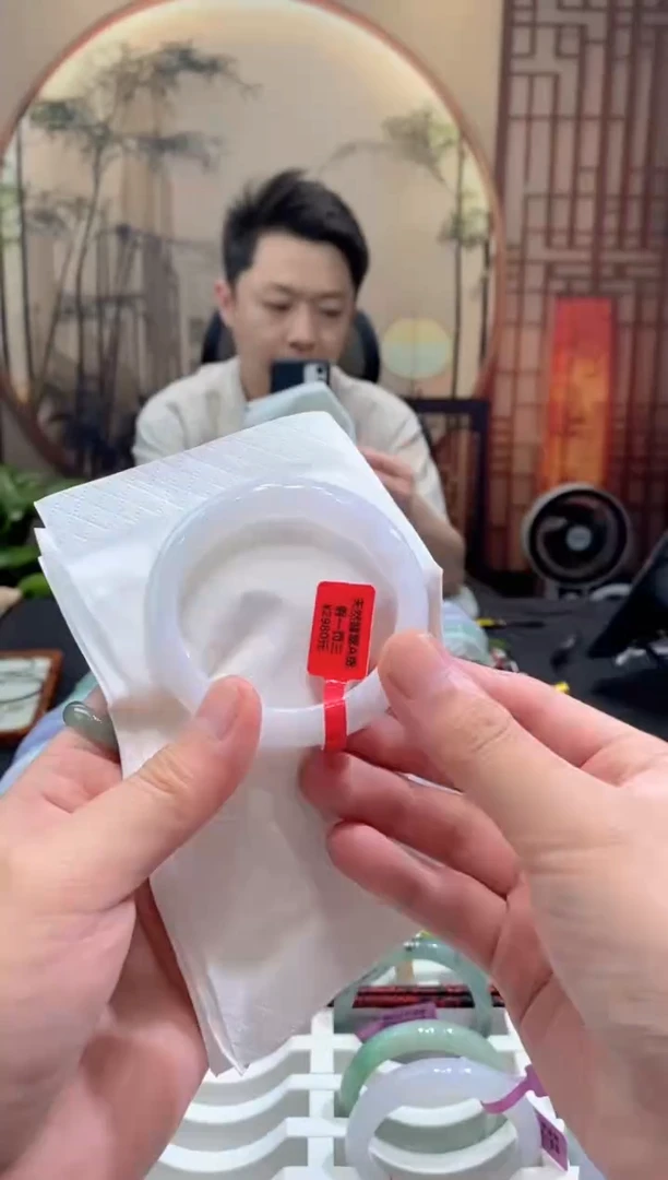 未镶嵌手镯翡翠000071090