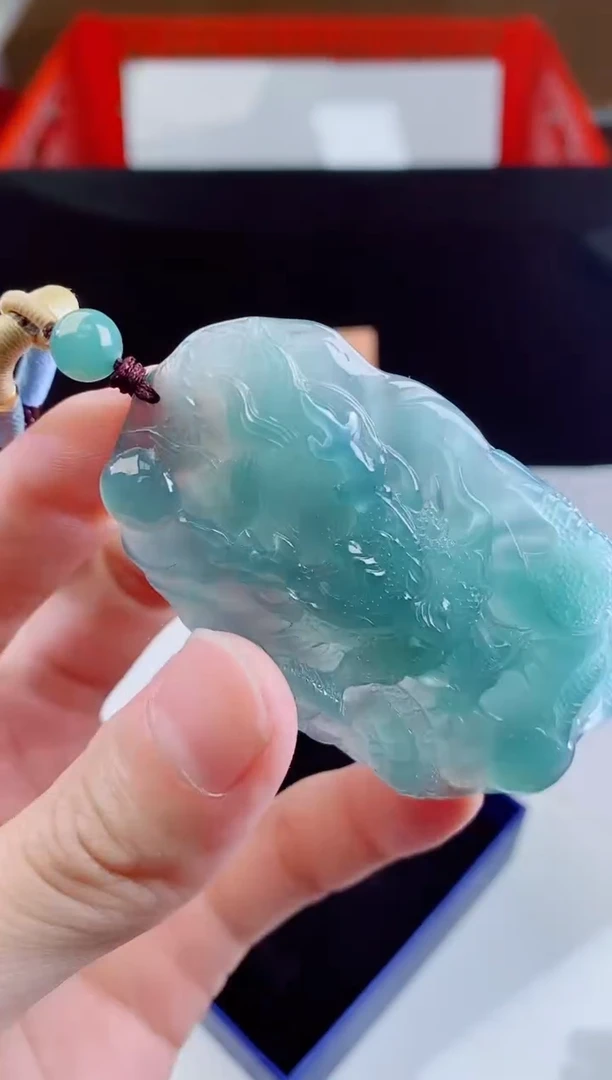 颈饰未镶嵌翡翠   ·