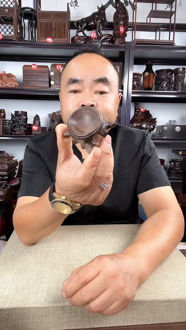 木黑底座老李红木工艺品