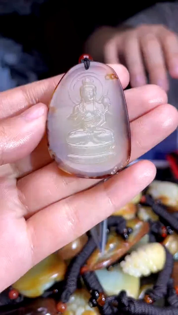 和田玉未镶嵌颈饰1