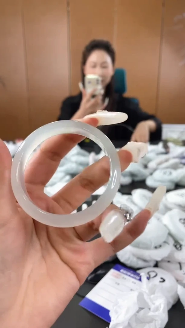 未镶嵌手镯石英质玉30Y0016-50