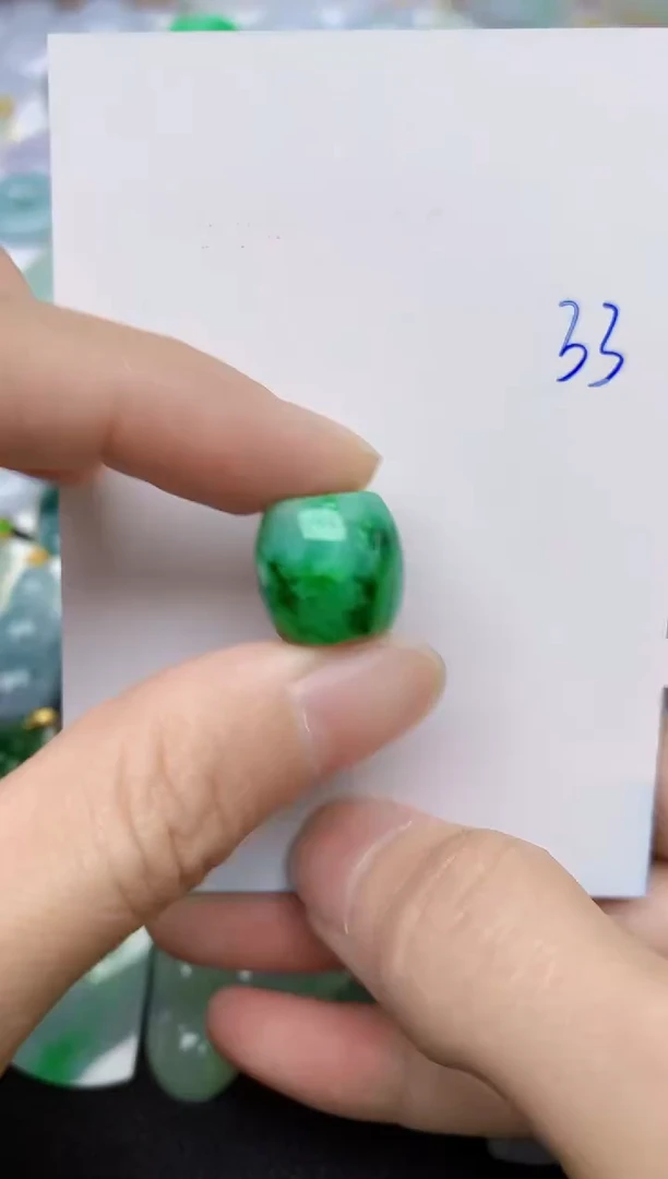 【闪购商品】翡翠颈饰未镶嵌33天然翡翠A货