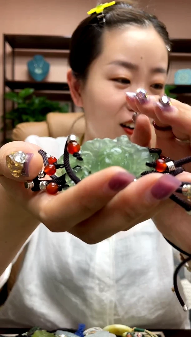 岫玉未镶嵌手牌多样性发货其中发一