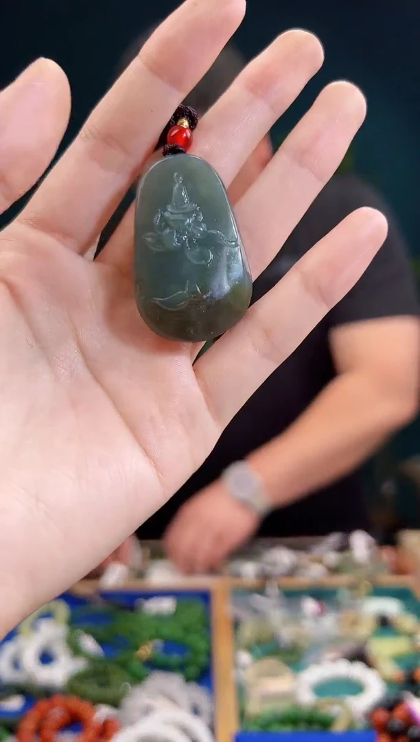 颈饰未镶嵌和田玉一物一证 拍一单发一个