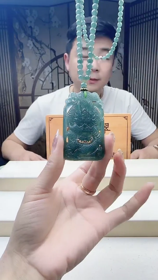 颈饰未镶嵌翡翠多样性发其一