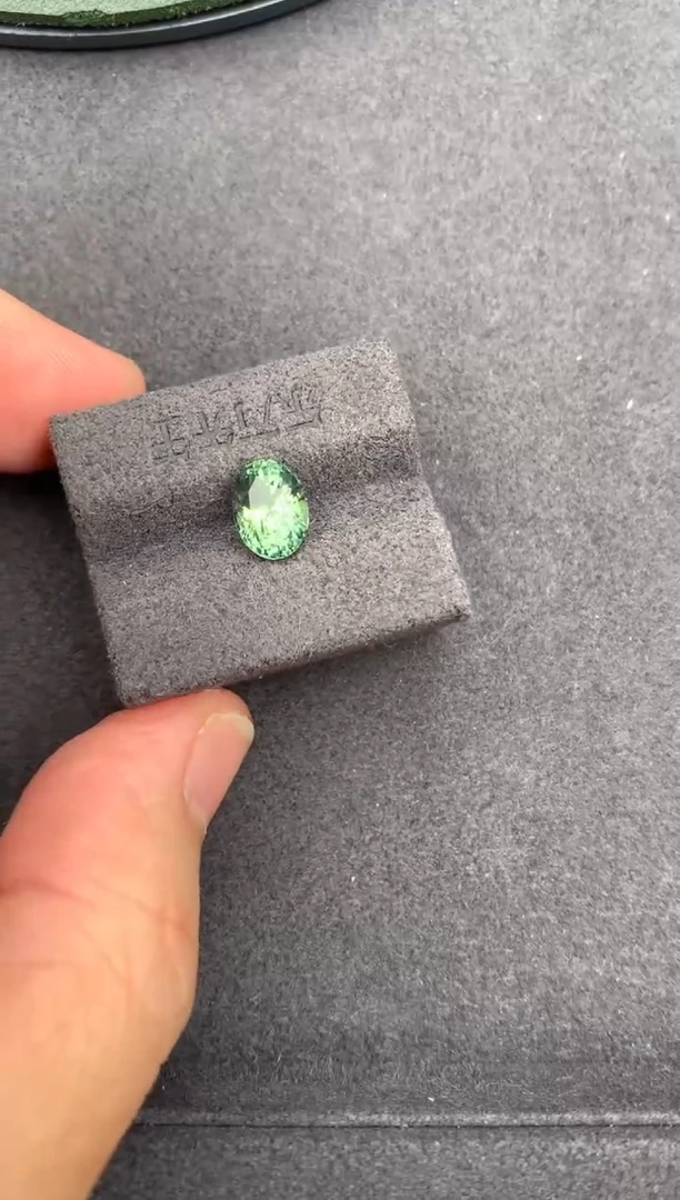 裸石彩色蓝宝石2.01ct 绿蓝宝 定制 BH