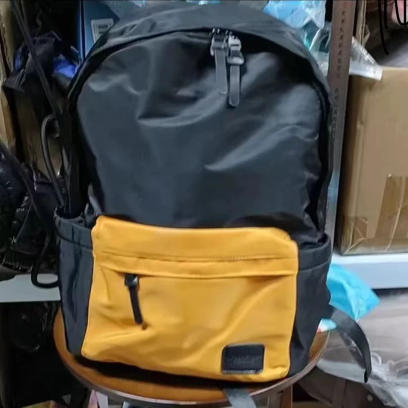 潮流轻便双肩包时尚休闲黑色百搭大号户外