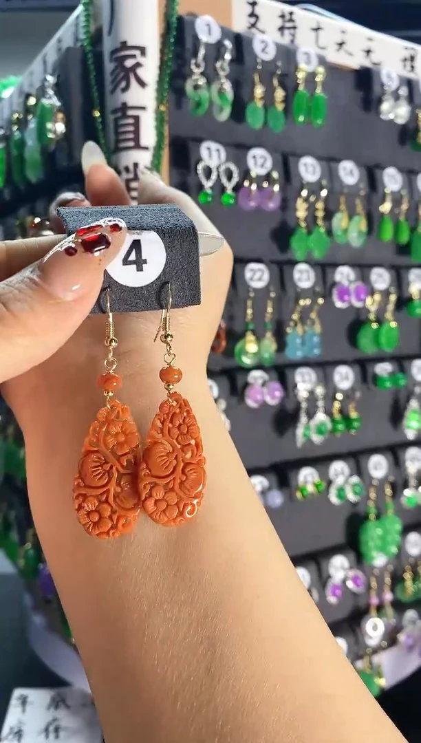 【闪购商品】翡翠颈饰银S925镶嵌4....