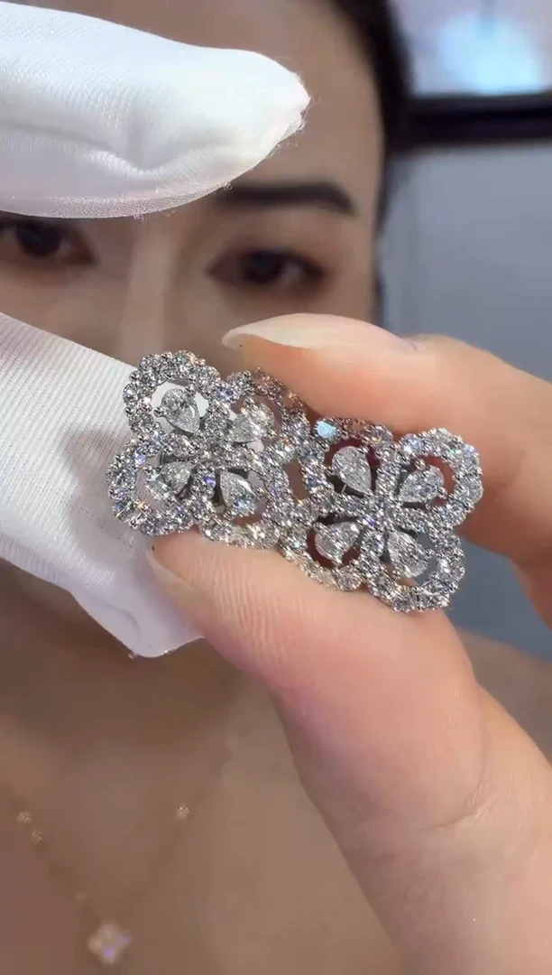 铂Pt950镶嵌实验室培育钻石耳饰耳饰