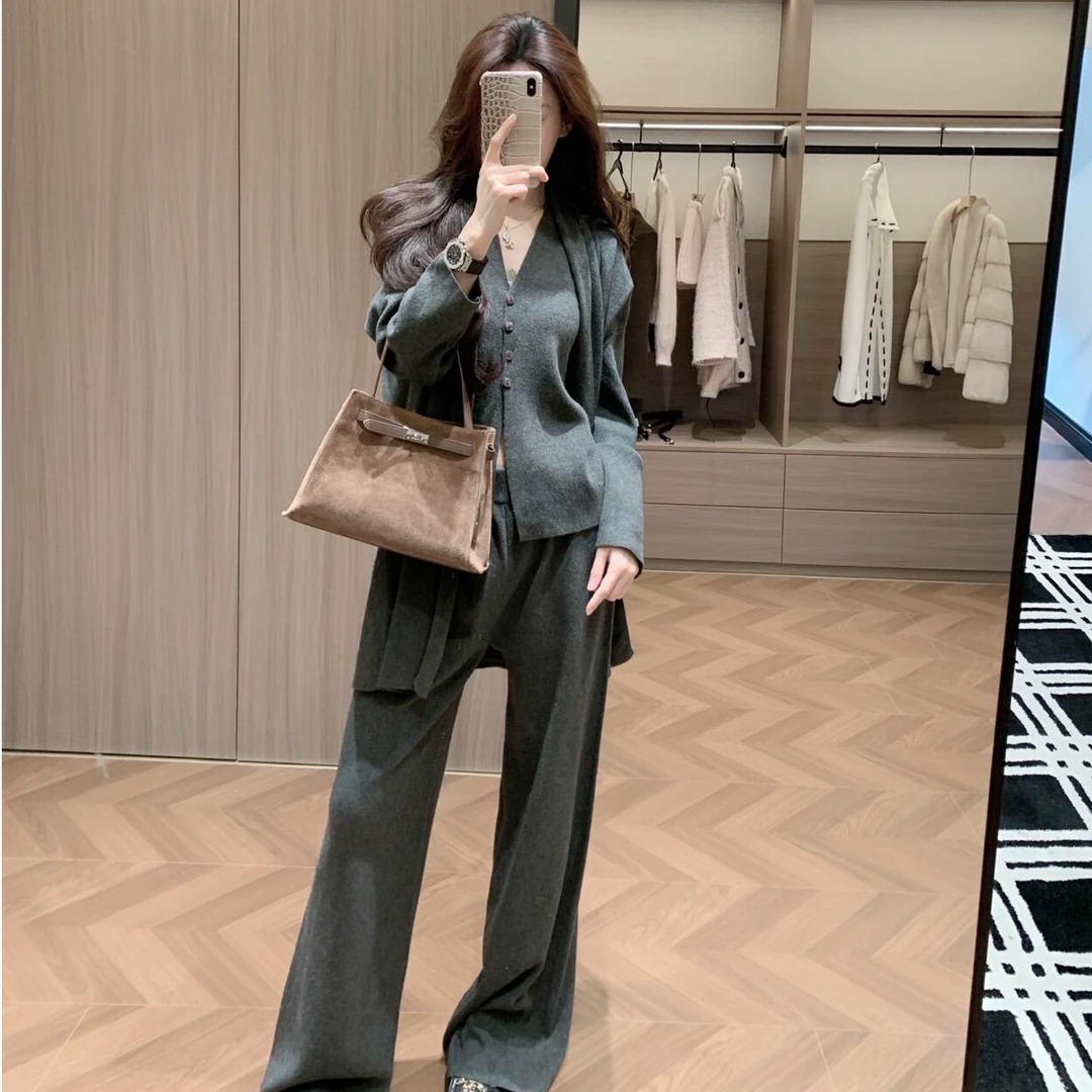 法式复古女秋冬2025新款长袖开衫背心上衣高腰显瘦阔腿裤子三件套