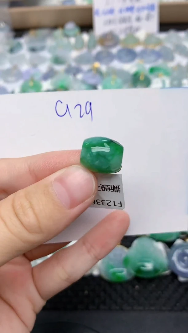 翡翠未镶嵌颈饰天然缅甸A货翡翠