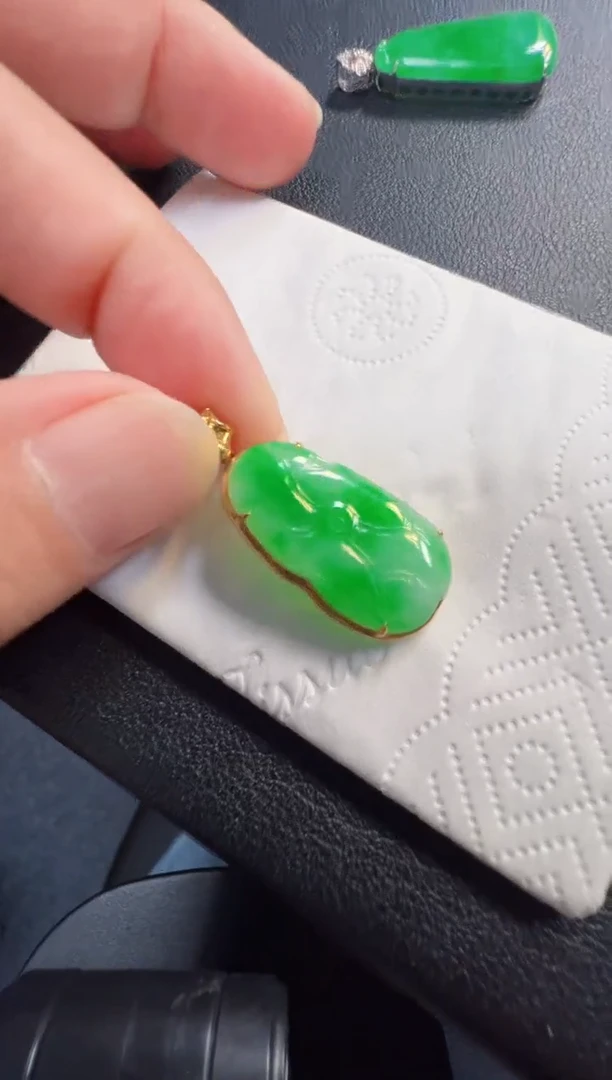 吊坠(不含链)18K金镶嵌翡翠1580