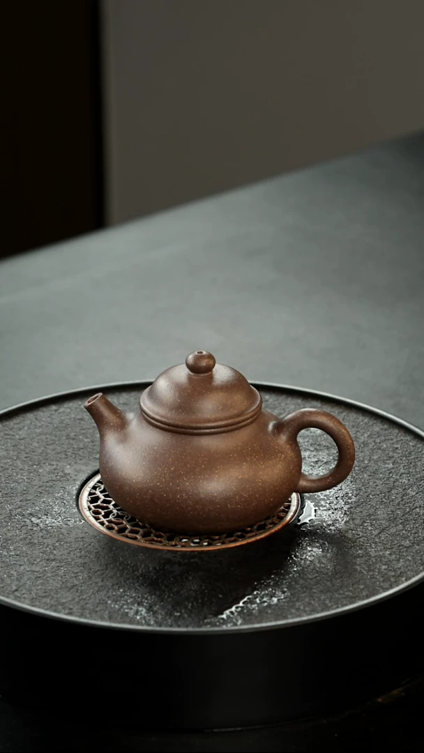 茶壶紫砂大水潭天青和梨皮共生矿容天180cc