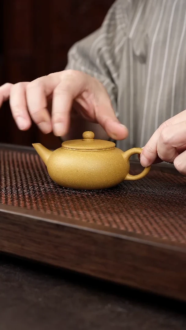 茶壶紫砂葵黄泥水平