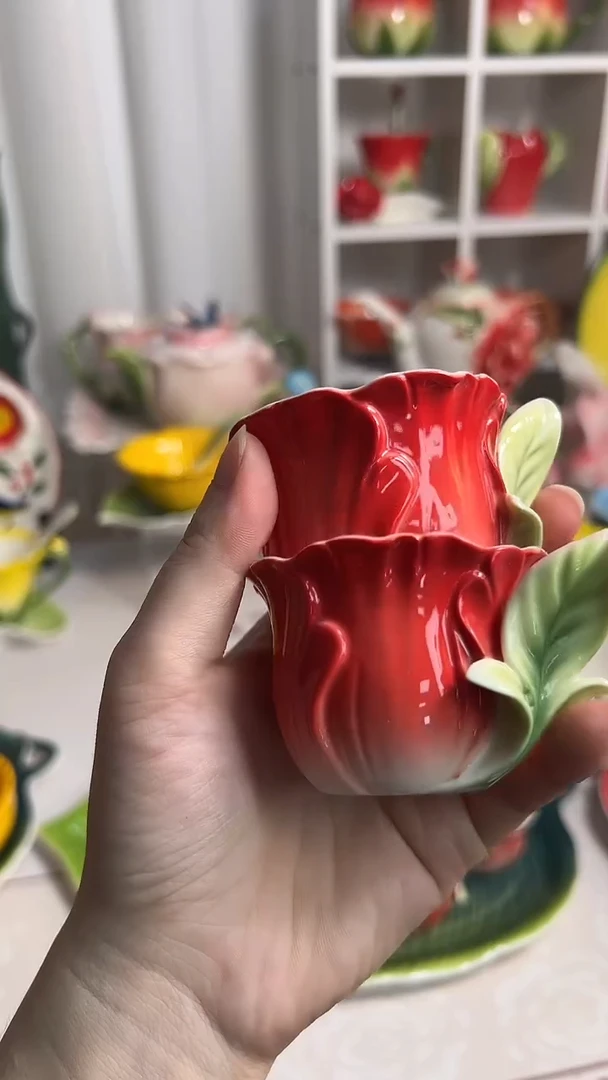 瓷牡丹杯子2个，，，，