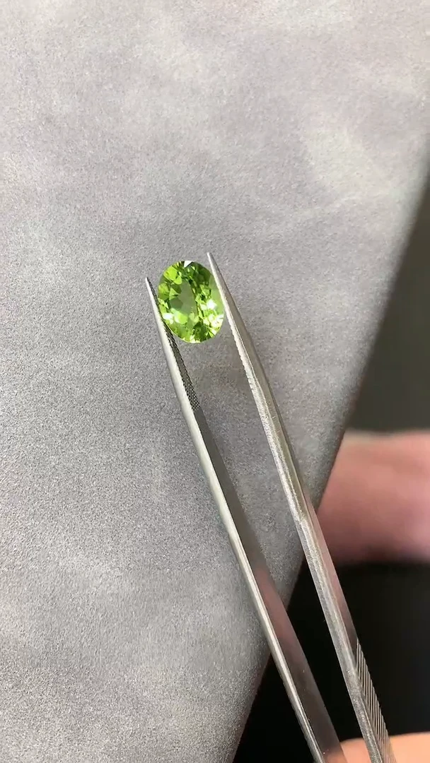 【闪购商品】橄榄石笔搁未镶嵌3橄榄石裸石多样性发一颗