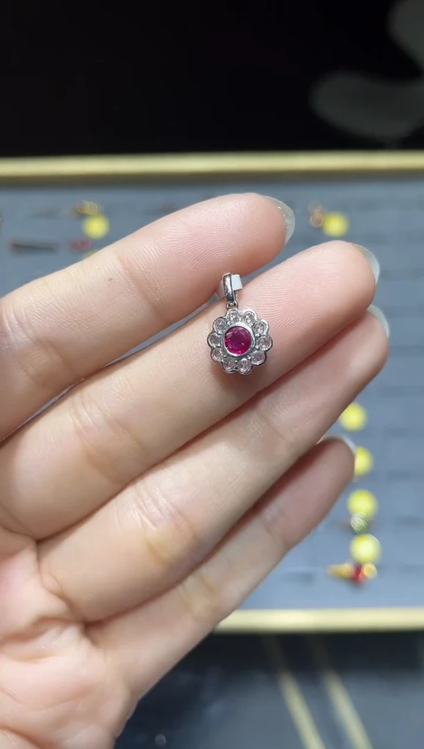 吊坠(不含链)18K金镶嵌红宝石1
