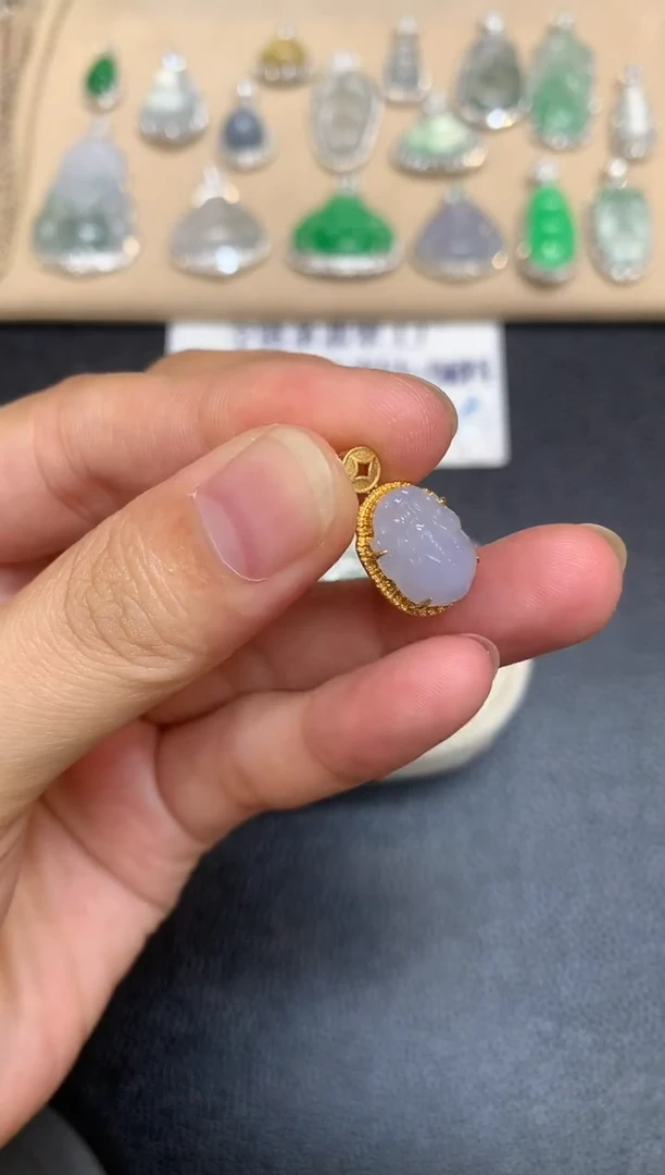 颈饰18K金镶嵌翡翠貔貅【无服务费【48小时鉴赏期】
