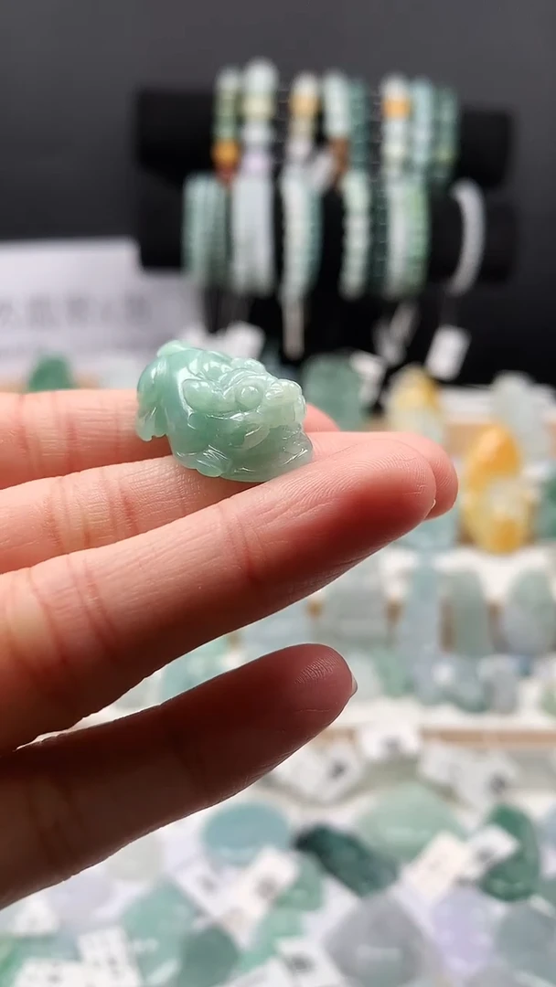 吊坠(不含链)未镶嵌翡翠53貔貅