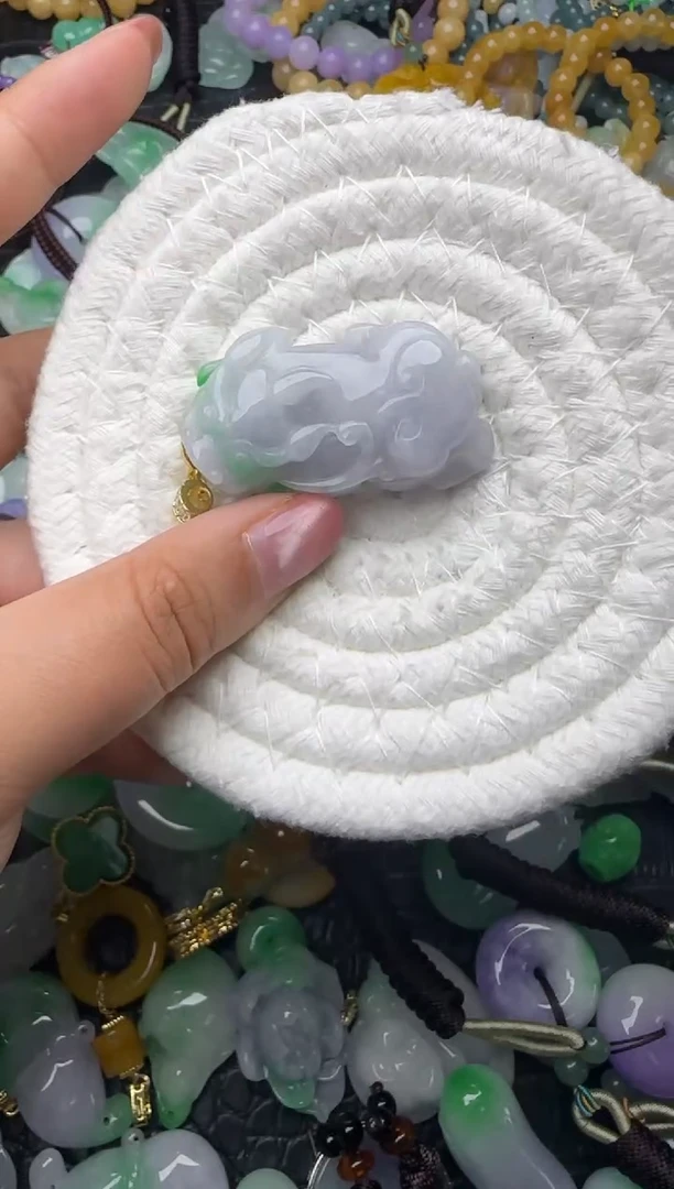 颈饰未镶嵌翡翠缅甸翡翠吊坠