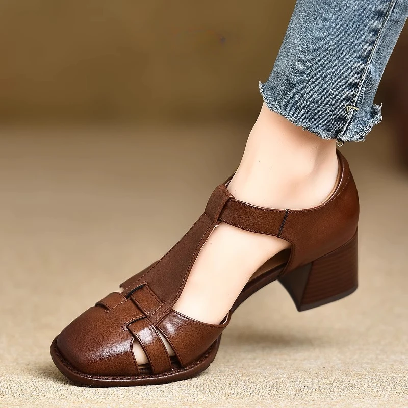 英伦风复古包头时尚凉鞋女2025夏季新款丁字扣带粗跟罗马妈妈鞋女