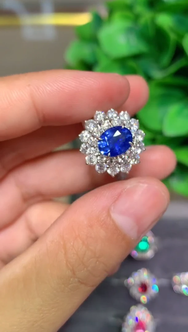 戒指蓝宝石18K金镶嵌1.59CT