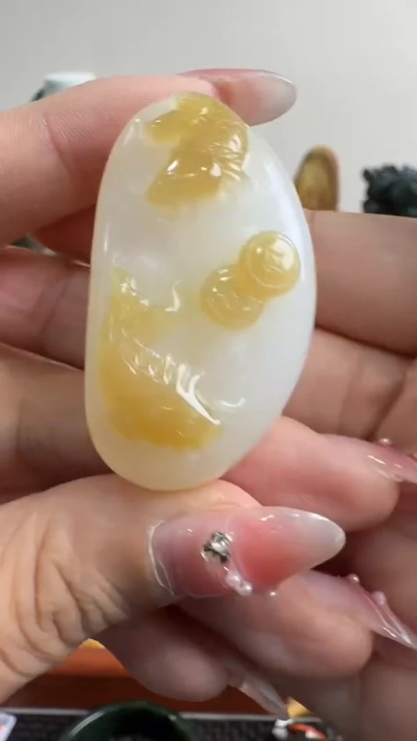 颈饰未镶嵌和田玉挂件