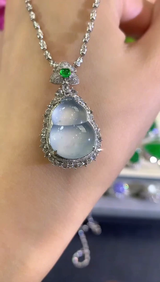 吊坠(不含链)18K金镶嵌翡翠q126