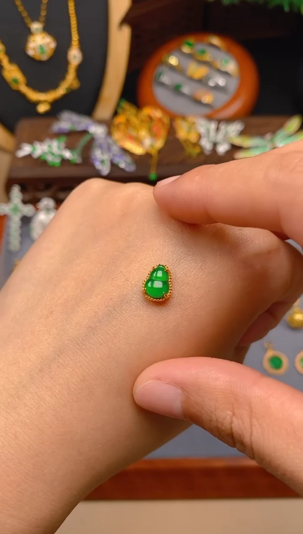 【闪购商品】翡翠吊坠(不含链)银S925镶嵌葫芦潘多拉