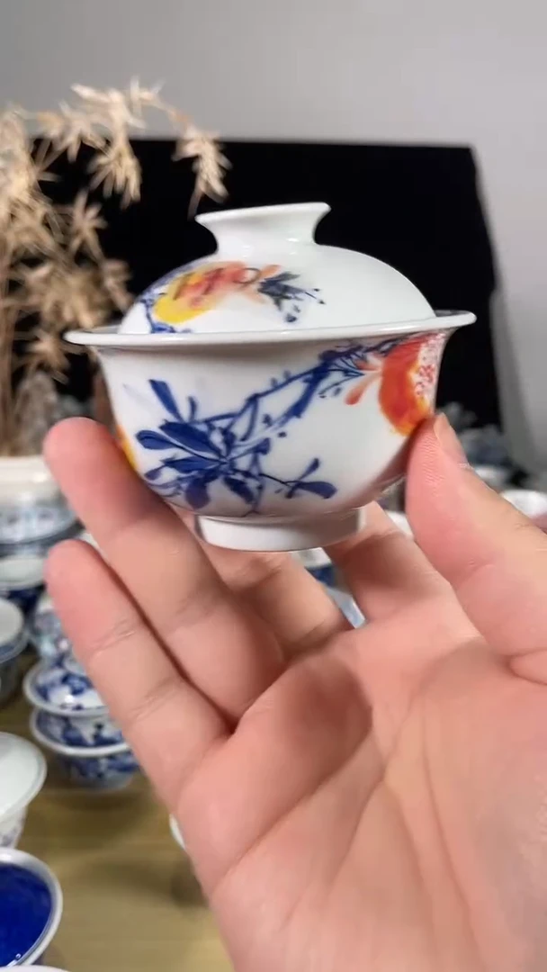 景德镇手工手绘釉下五彩石榴两才盖碗