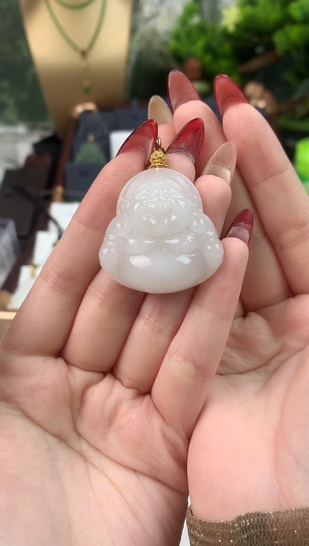 颈饰未镶嵌和田玉吊坠