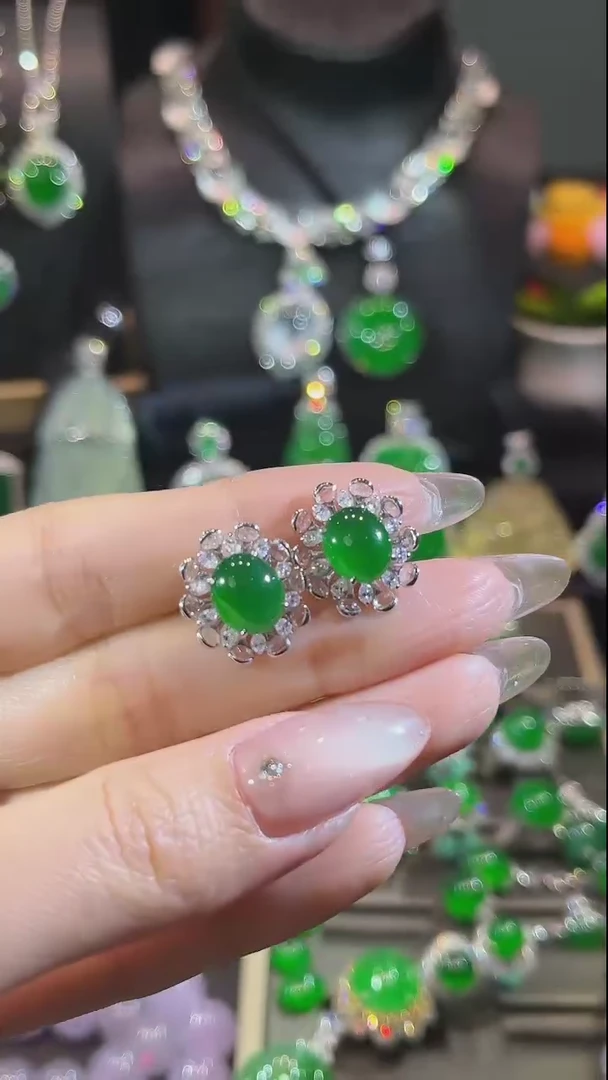 【闪购商品】翡翠耳饰18K金镶嵌耳钉