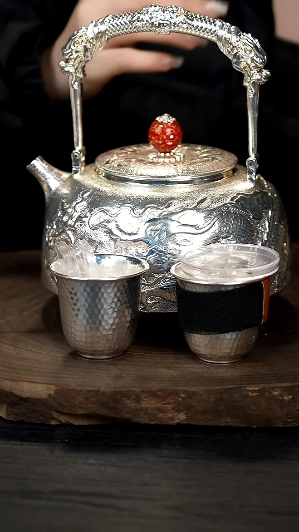 【闪购商品】手工龙银壶+配2个大银杯+4银片