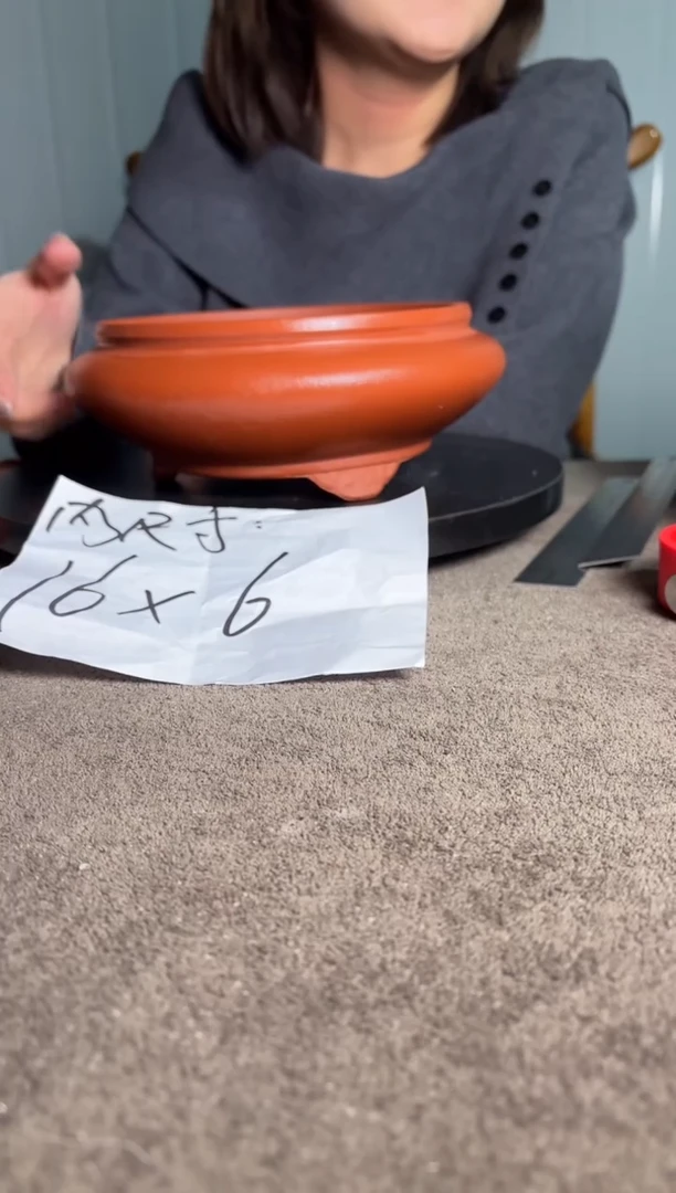 A宜兴紫砂小花盆