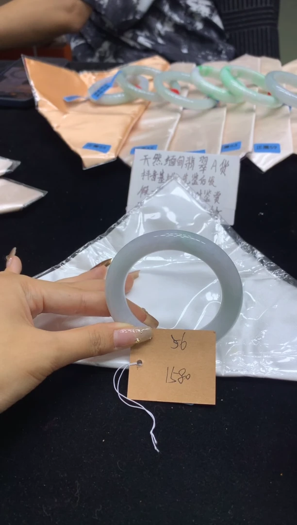未镶嵌手镯翡翠56（48小时鉴赏）