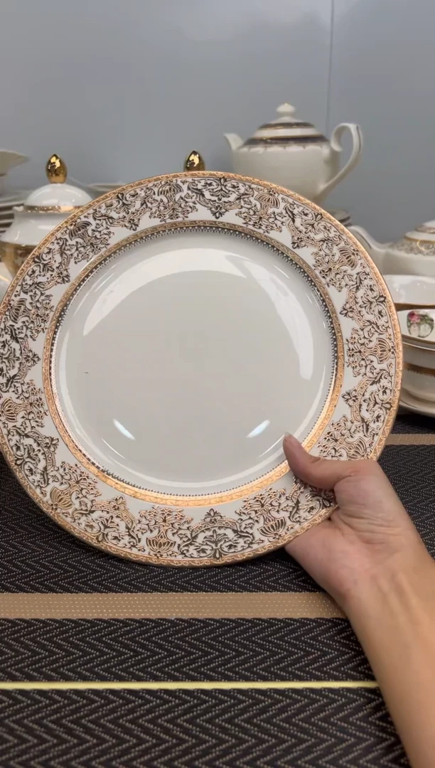 瓷片10.5寸平盘孤品微瑕