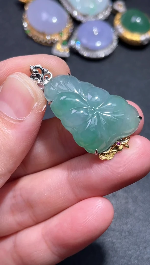 颈饰18K金镶嵌翡翠36